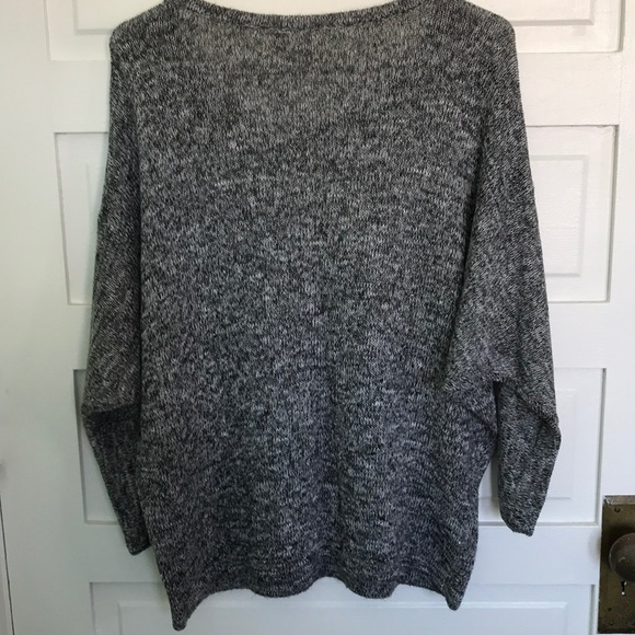 Women’s Sweater - Picture 3 of 3